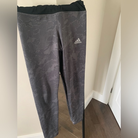 Adidas grey camo leggings in great condition. - Picture 1 of 3